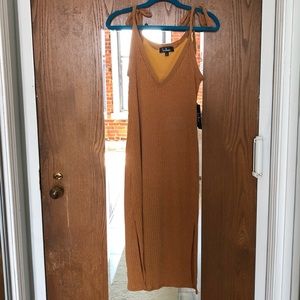 Unworn Mustard deep v, semi fitted midi